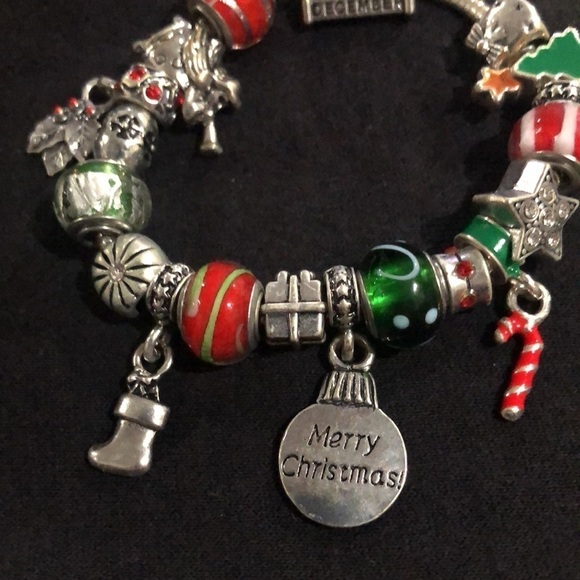 Willabee & Ward December Merry Christmas charm bracelet silver red and green - Picture 10 of 12